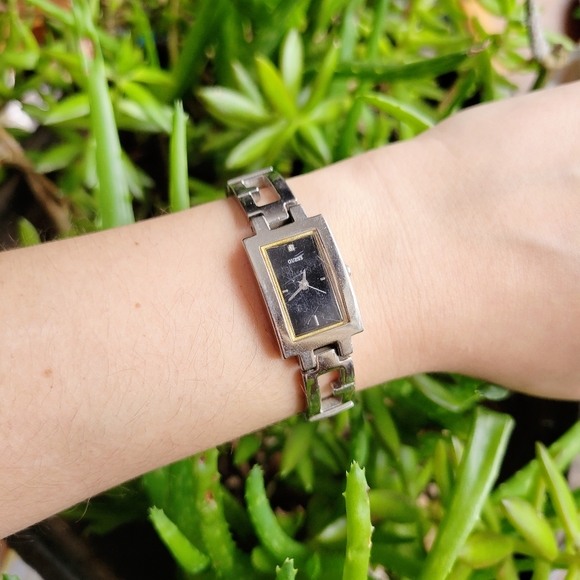 Vintage Guess Diamond Watch - Picture 5 of 10
